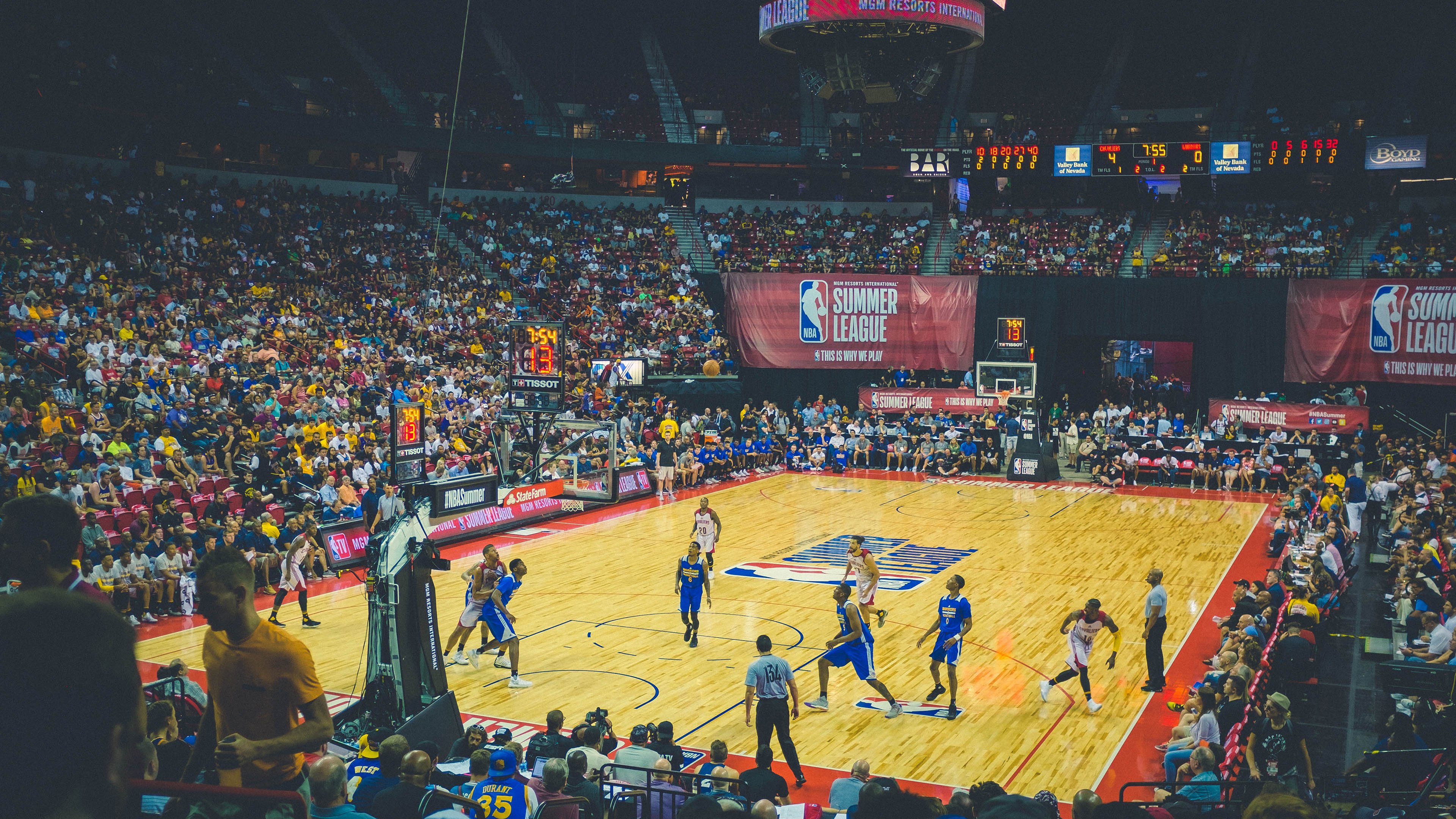 体育盛宴-Ming官方宣布爆冷新规，勇士引发争议！再创辉煌时刻